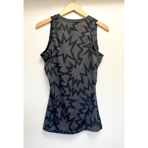 Nike Pro Dri Fit Women’s Sleeveless Grey and Black Top Size Medium - Picture 6 of 7